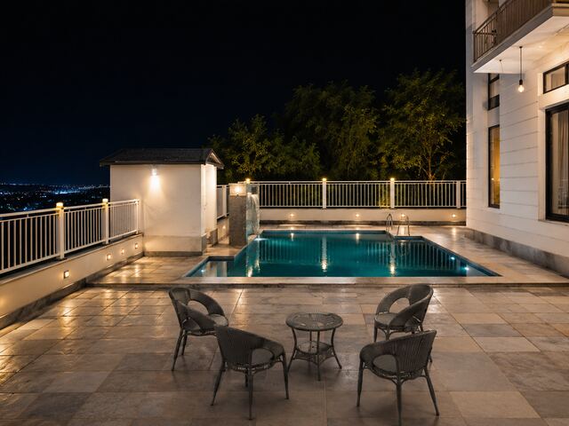 Swimming pool at Shree Niwas homestay, Udaipur